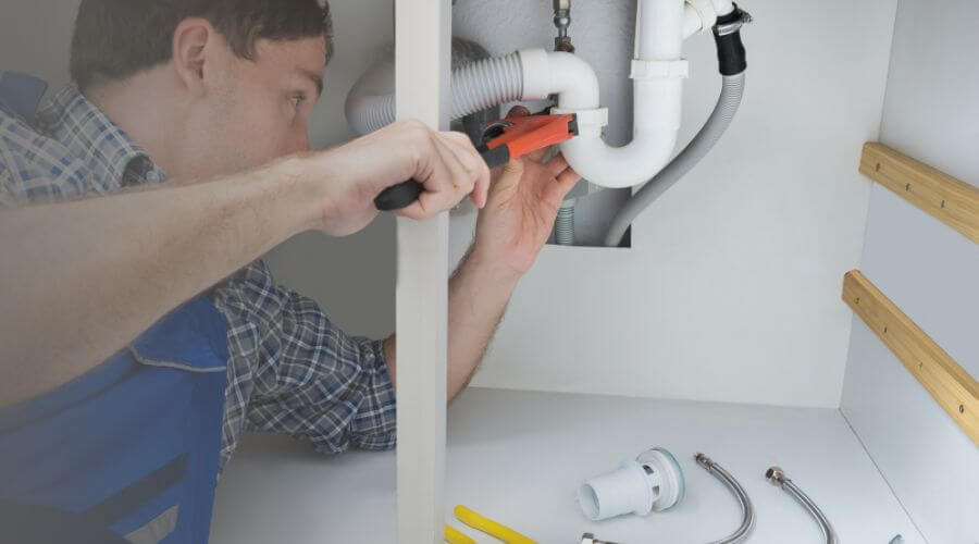 Expert burst pipe repair services in Matherville, IL